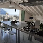 דירה Penthouse By The Sea