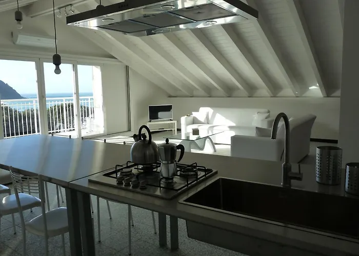 Penthouse By The Sea Apartmán *