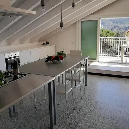 Penthouse By The Sea Apartment *