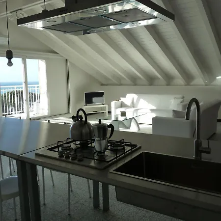 Penthouse By The Sea Apartment *