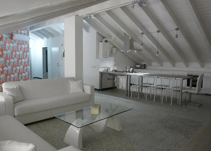 아파트 Penthouse By The Sea 레반토