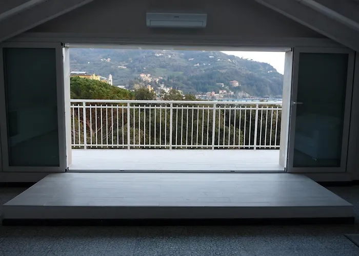 Penthouse By The Sea * 레반토