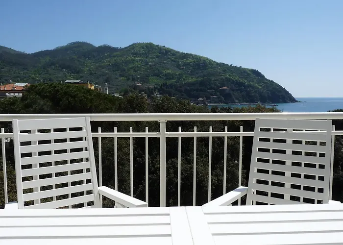 Penthouse By The Sea 아파트 레반토